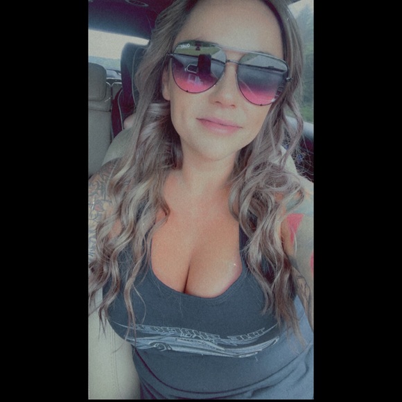 Meet your Posher, Meagan - Picture 2 of 3